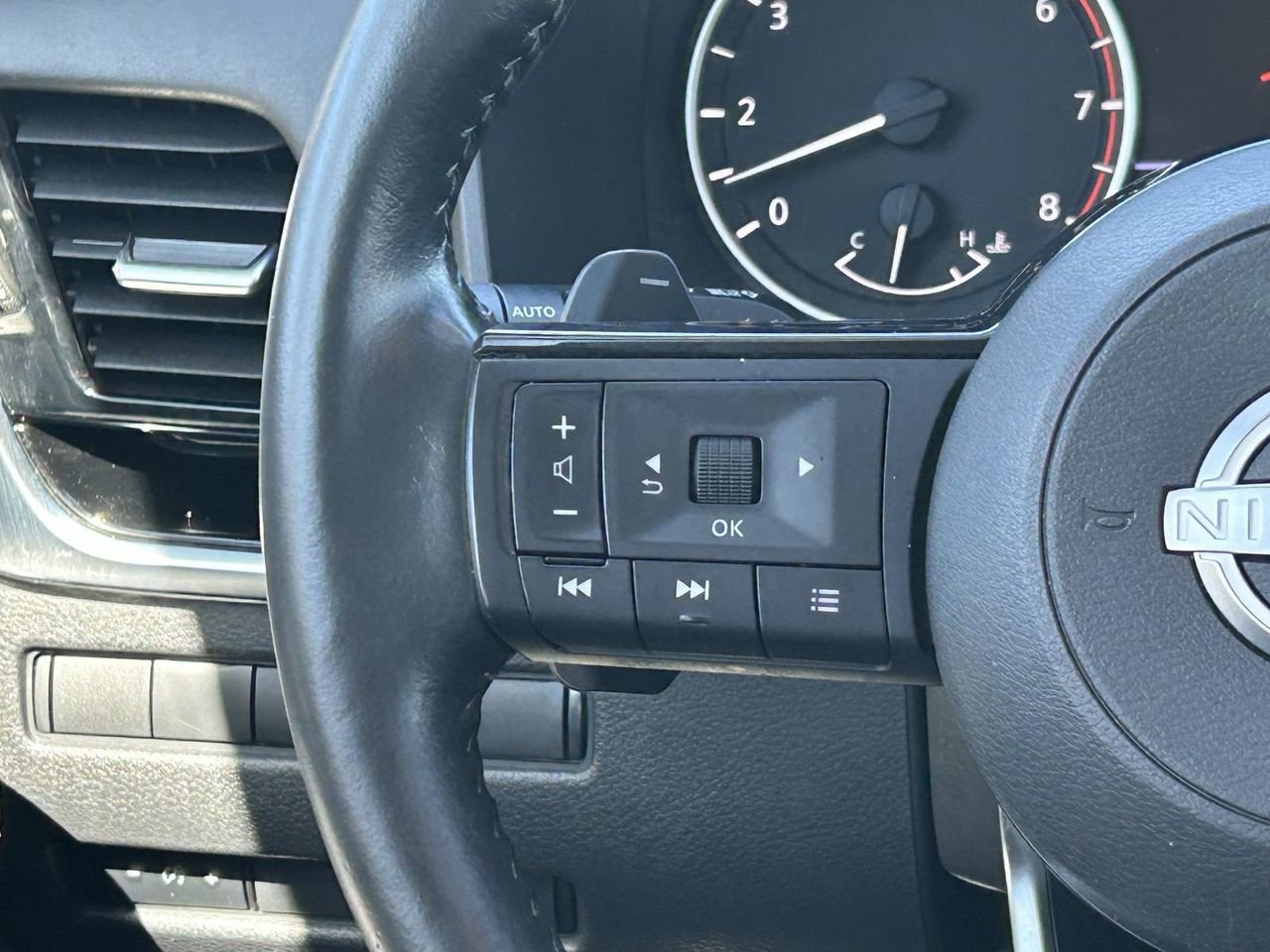 Certified 2022 Nissan Rogue SL w/ SL Premium Package image 23