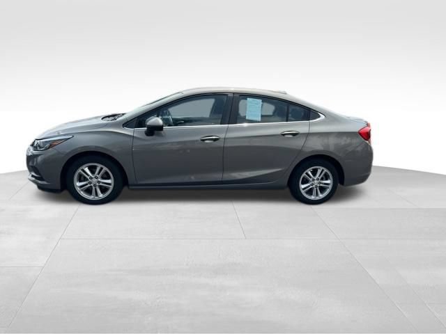 Used 2017 Chevrolet Cruze LT w/ Convenience Package FWD image 4