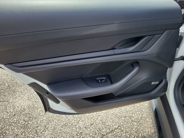 Used 2022 Porsche Taycan GTS image 8