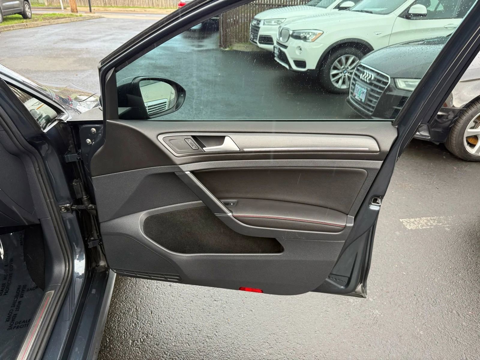 Used 2019 Volkswagen Golf 4-Door image 14