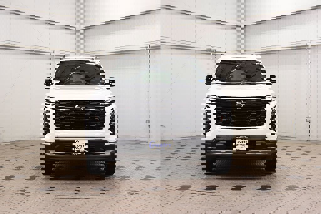 New 2026 Chevrolet Equinox LT w/ Midnight Edition FWD image 2