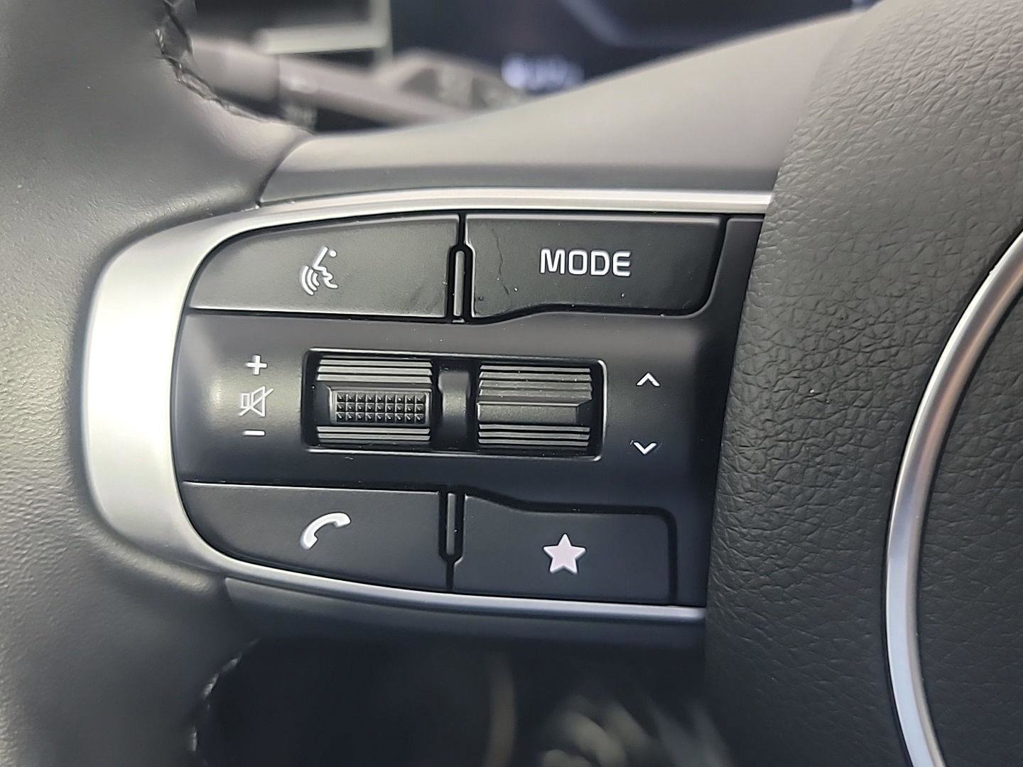 Used 2025 Kia K5 EX image 26