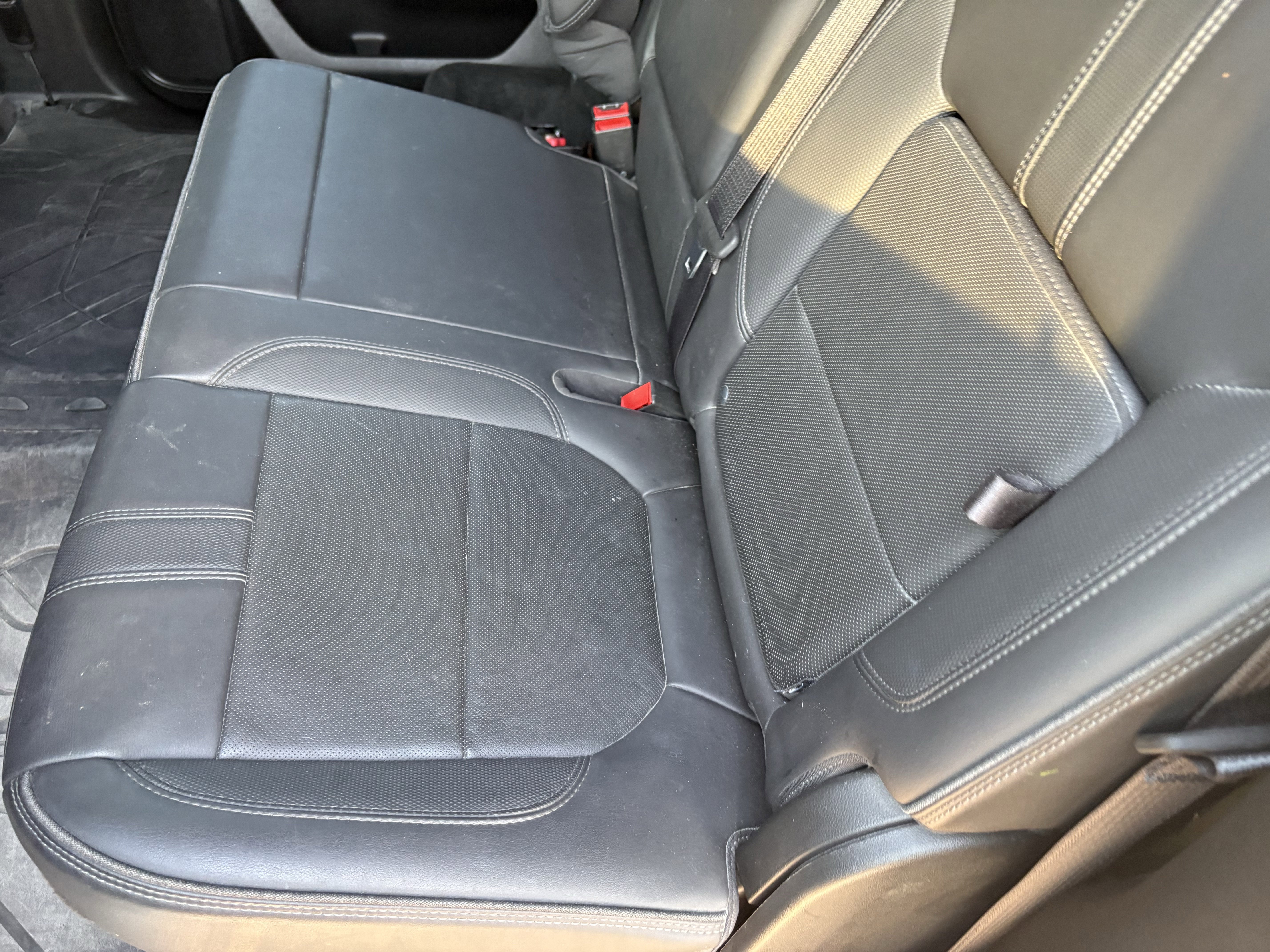 Used 2022 Chevrolet Silverado 1500 High Country w/ Technology Package image 8