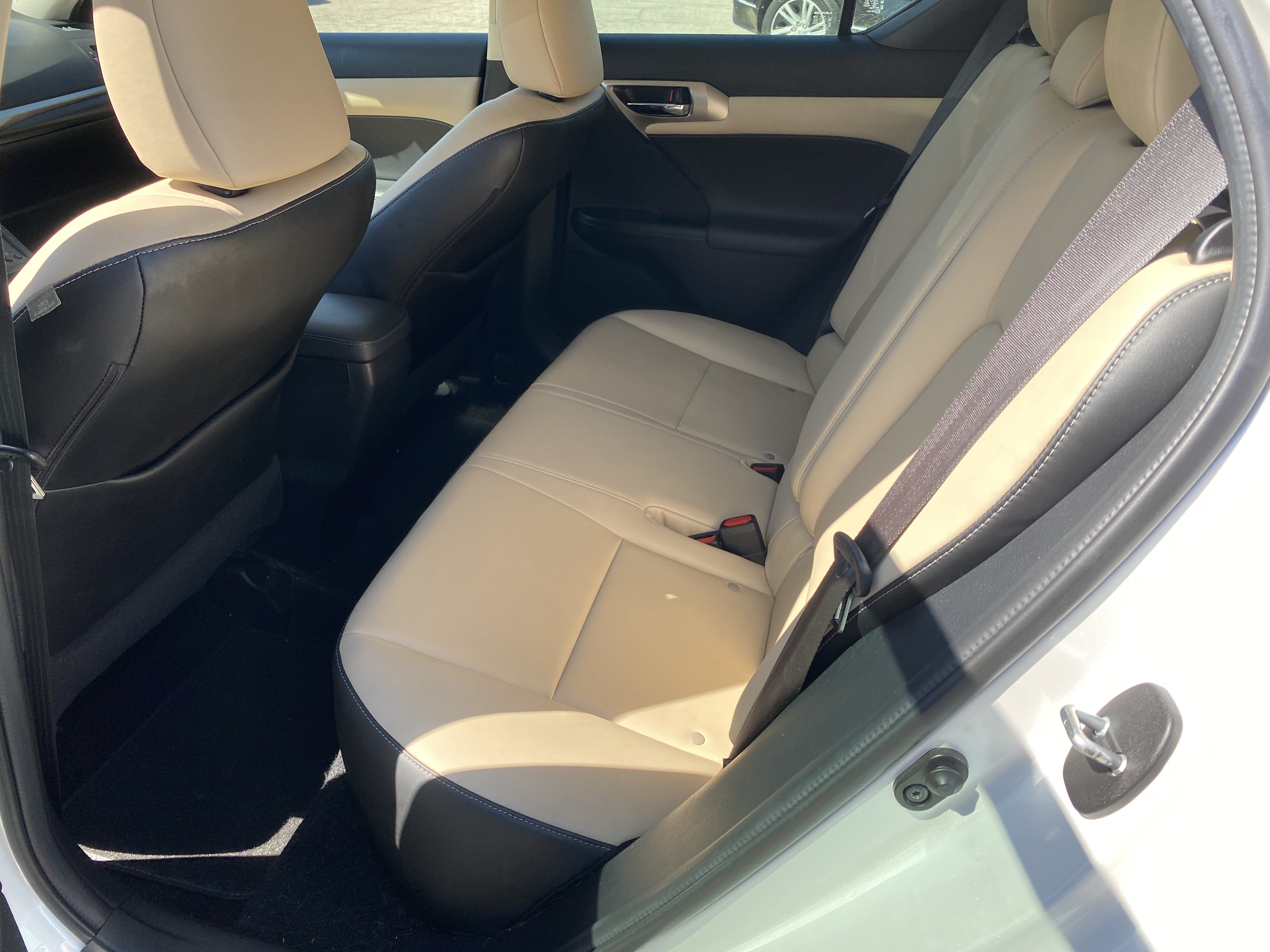 Used 2017 Lexus CT 200h w/ Seat Comfort Package FWD image 17