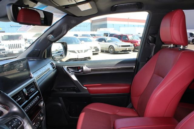 Used 2023 Lexus GX 460 Premium w/ Premium Package image 42