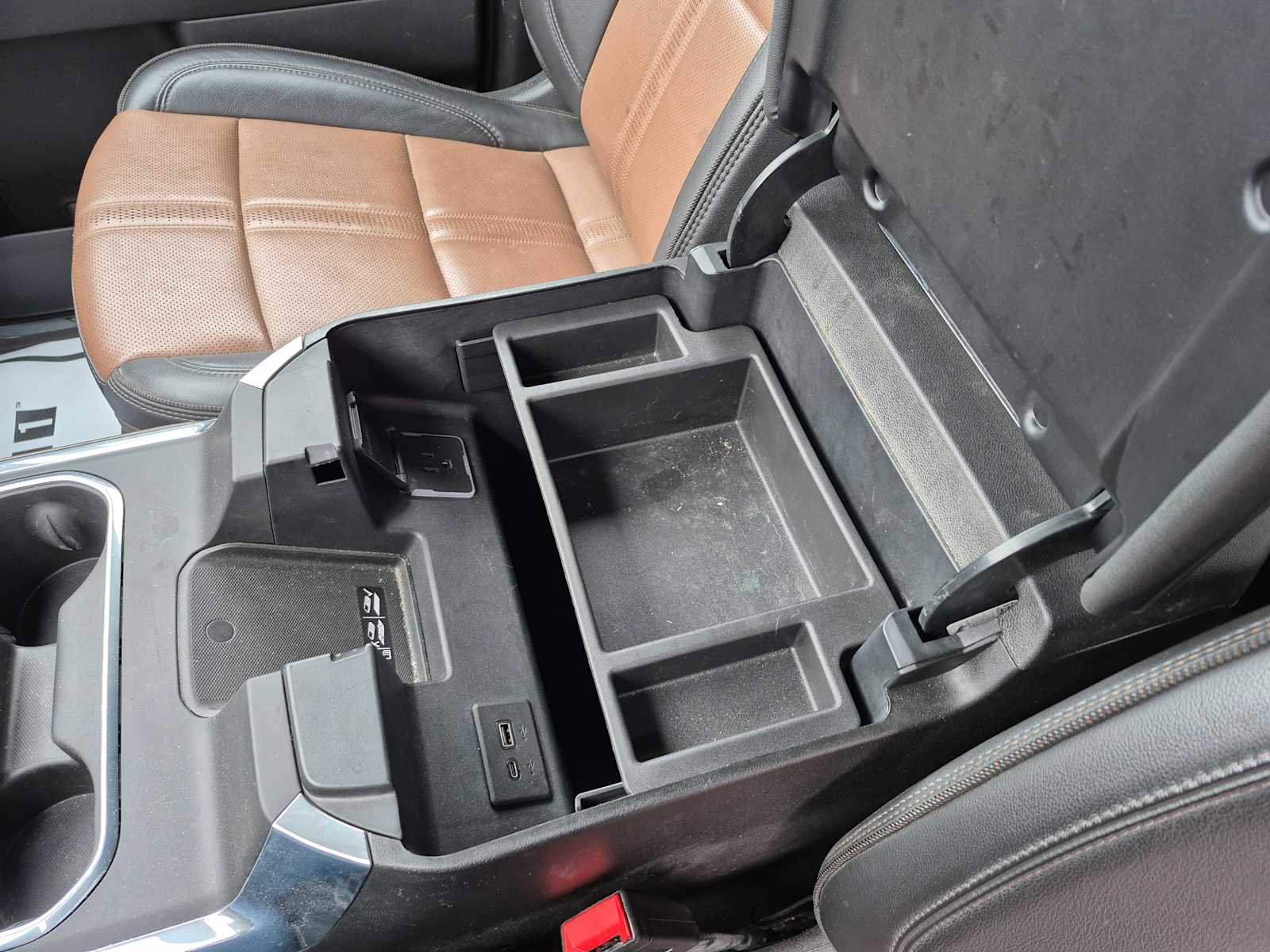 Used 2024 Chevrolet Silverado 3500 High Country w/ Technology Package image 28