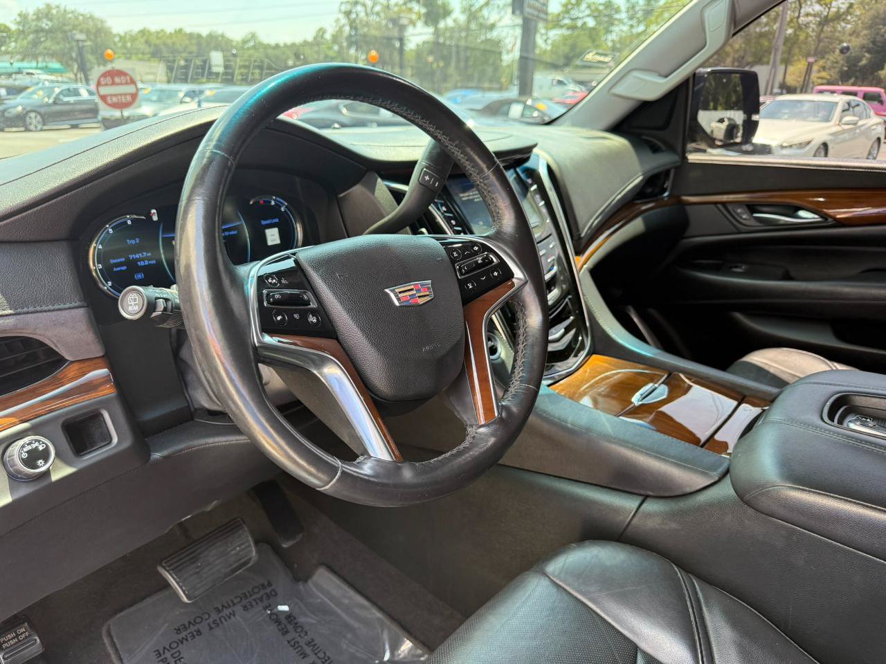 Used 2017 Cadillac Escalade 2WD image 30