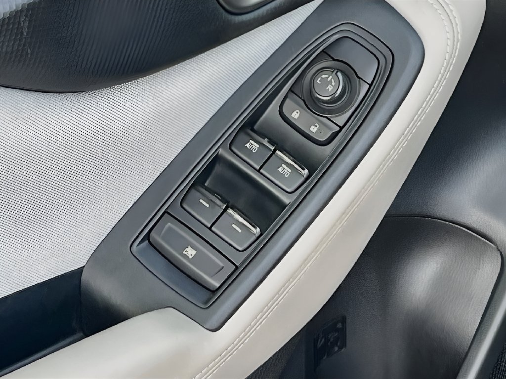 Used 2023 Subaru Forester Premium AWD/4WD image 17
