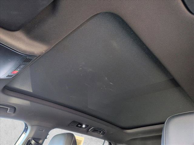 Used 2023 Volkswagen Tiguan SE R-Line image 15