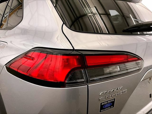 Used 2022 Toyota Corolla Cross XLE w/ Convenience Package AWD/4WD image 28