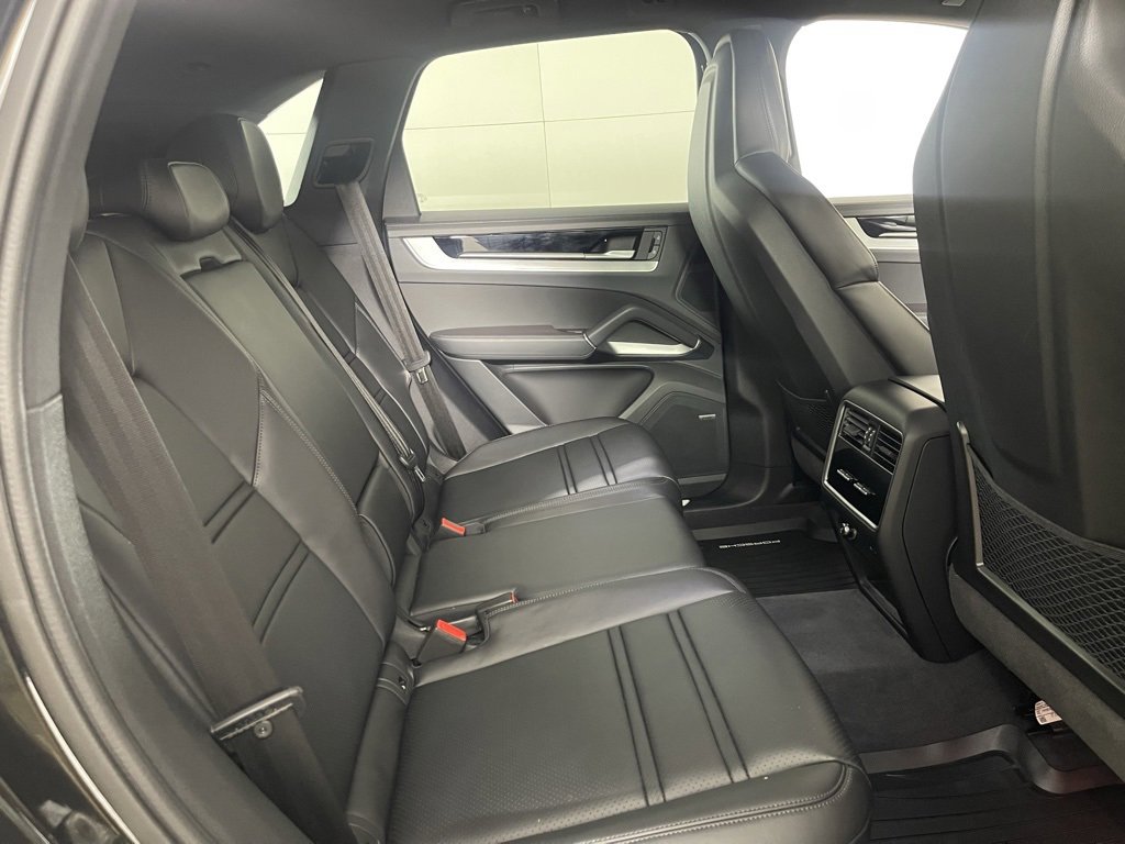 Certified 2025 Porsche Cayenne S image 24