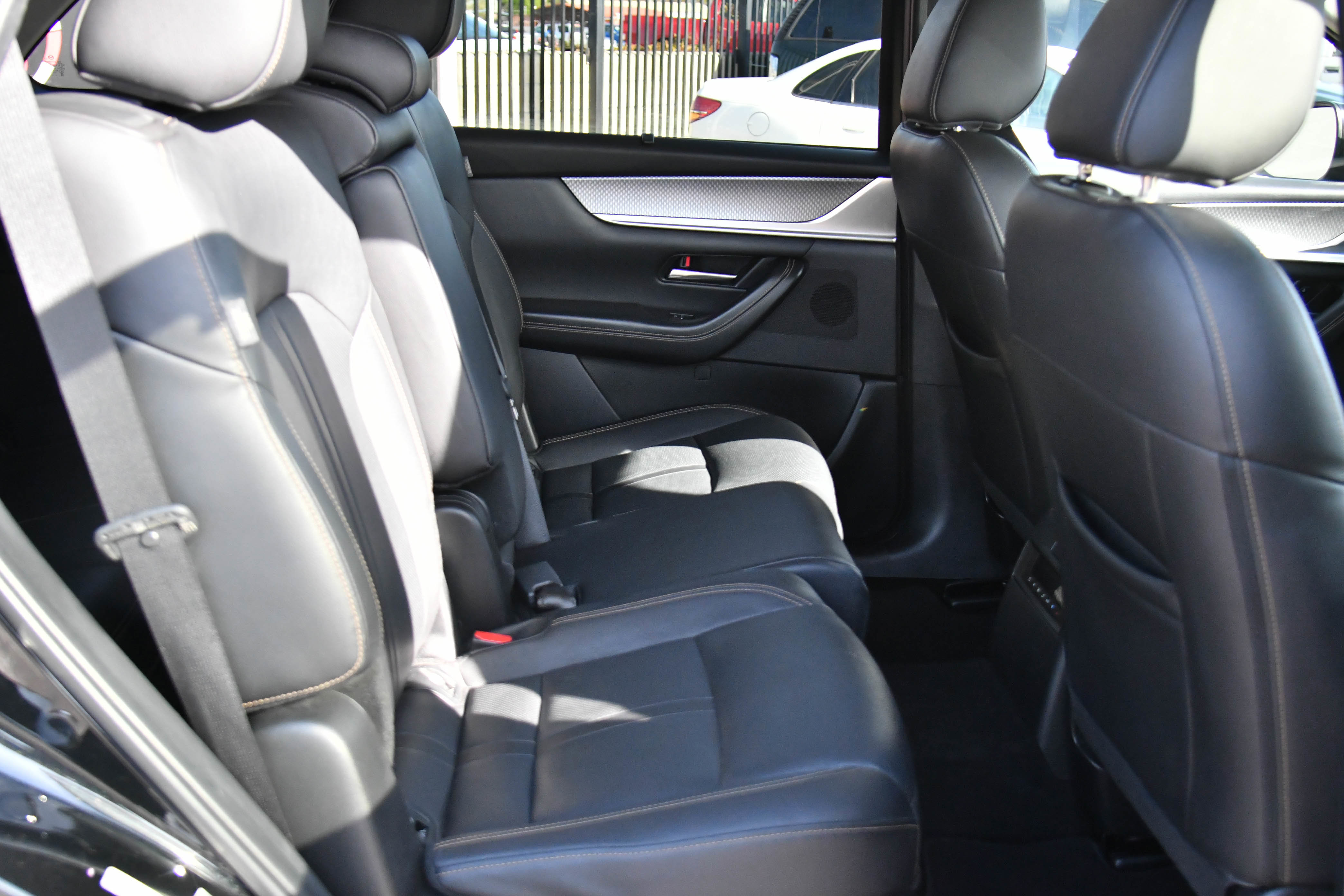 Used 2024 MAZDA CX-90 3.3 Turbo w/ Preferred Plus AWD/4WD image 46