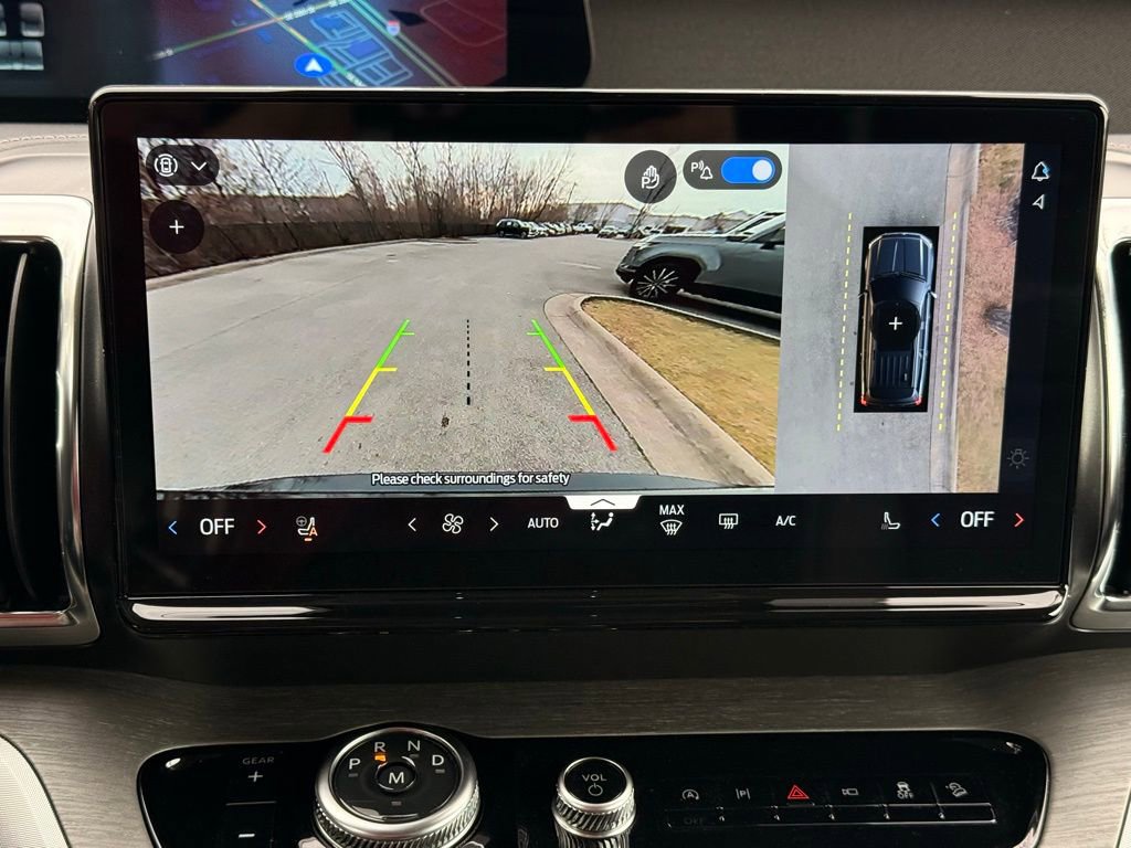 Used 2025 Ford Expedition Platinum image 14