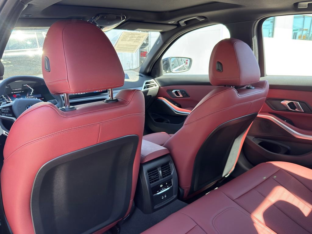 Used 2025 BMW 330i xDrive 330i xDrive image 32