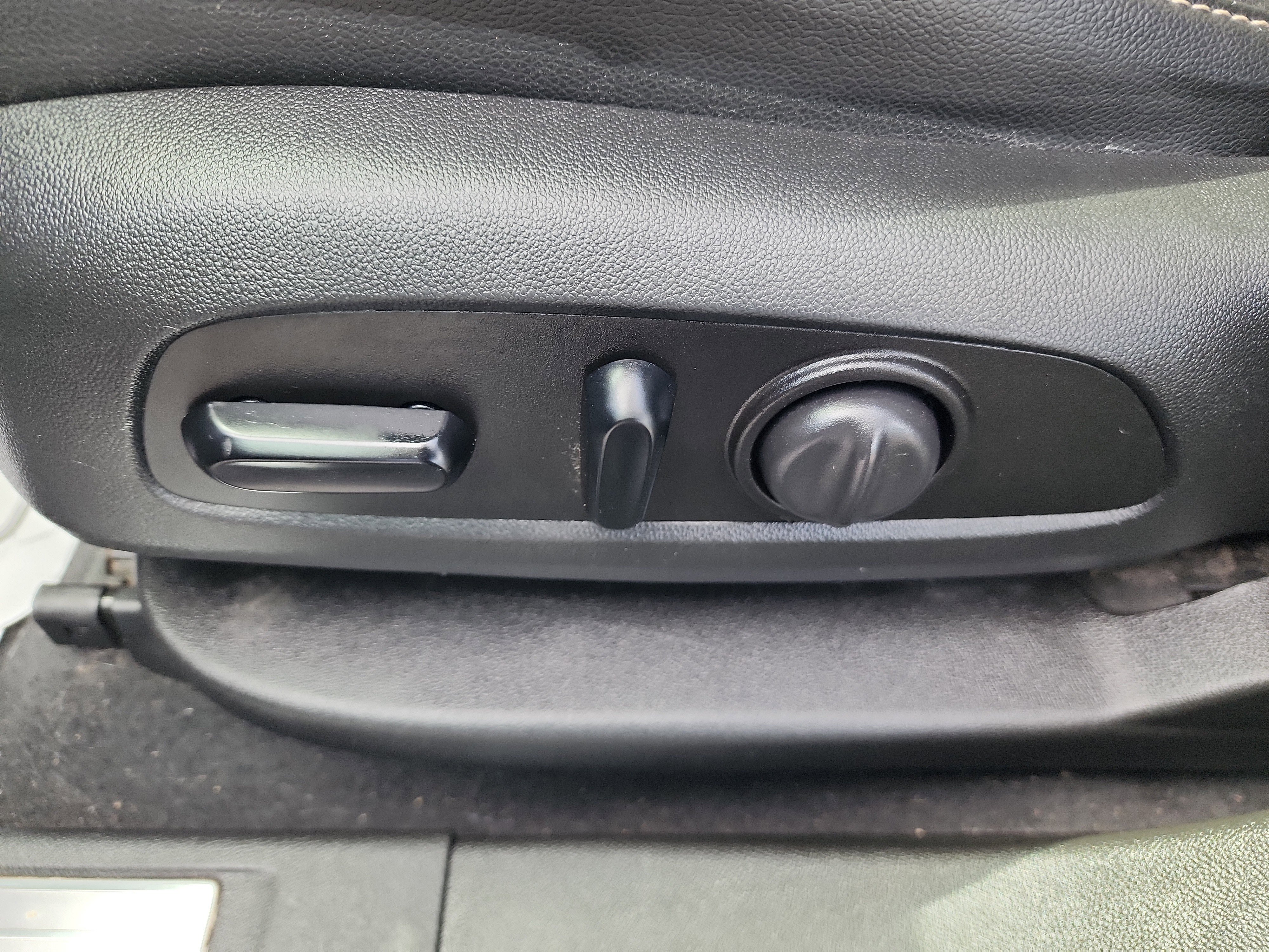 Used 2020 GMC Acadia SLT image 12