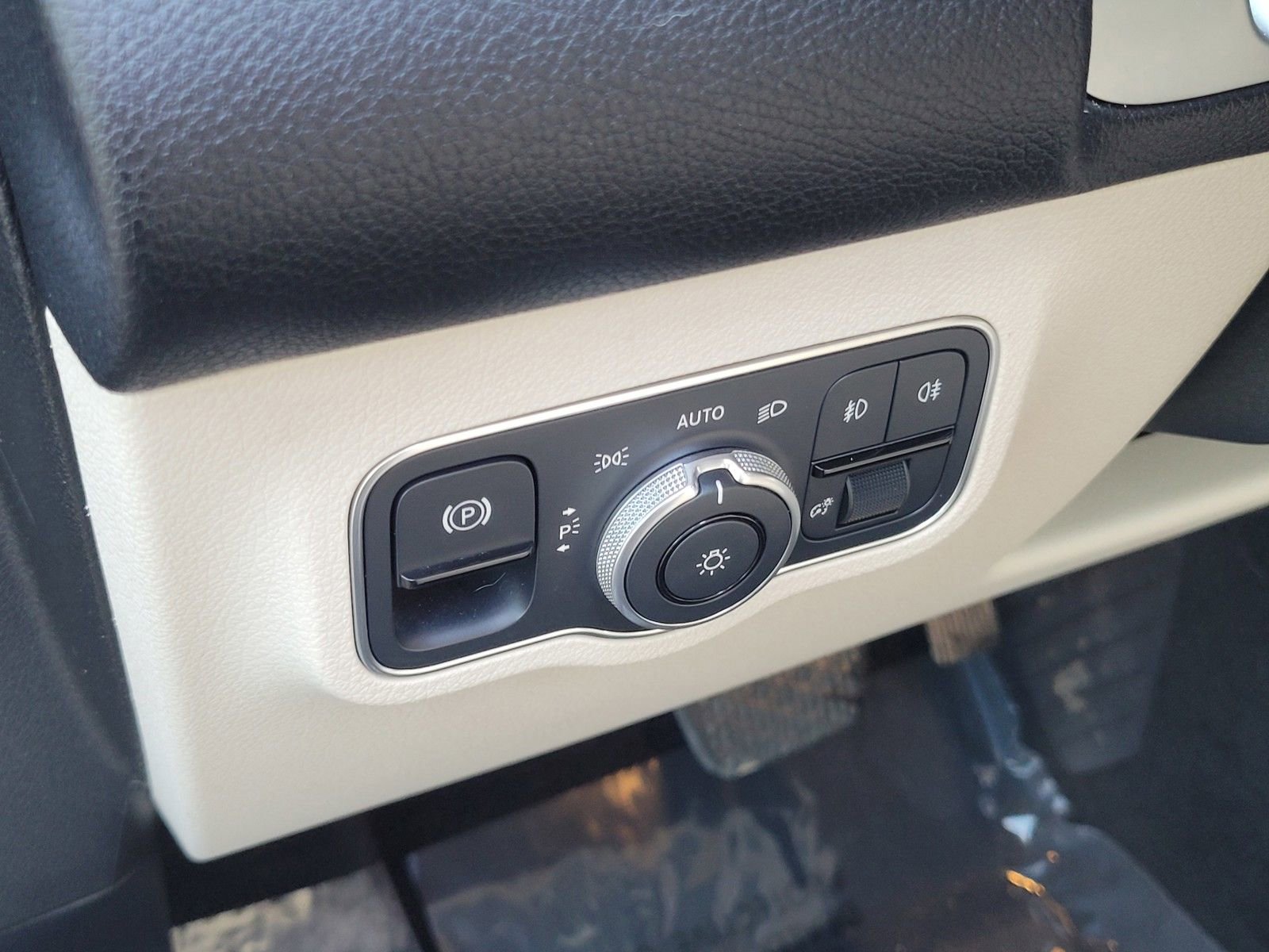 Used 2021 Mercedes-Benz GLB 250 4MATIC image 18