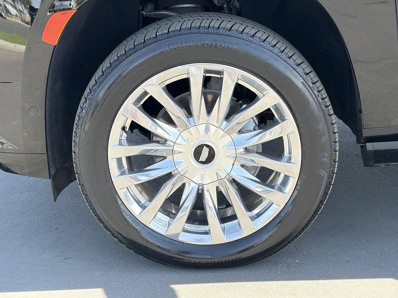 Certified 2024 Cadillac Escalade ESV Premium Luxury w/ Performance Package AWD/4WD image 10
