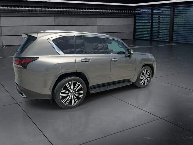Used 2024 Lexus LX 600 4WD w/ Luxury Package image 8