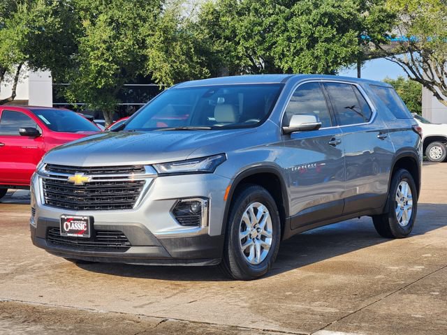 Used 2023 Chevrolet Traverse LS w/ Safety Package FWD image 3