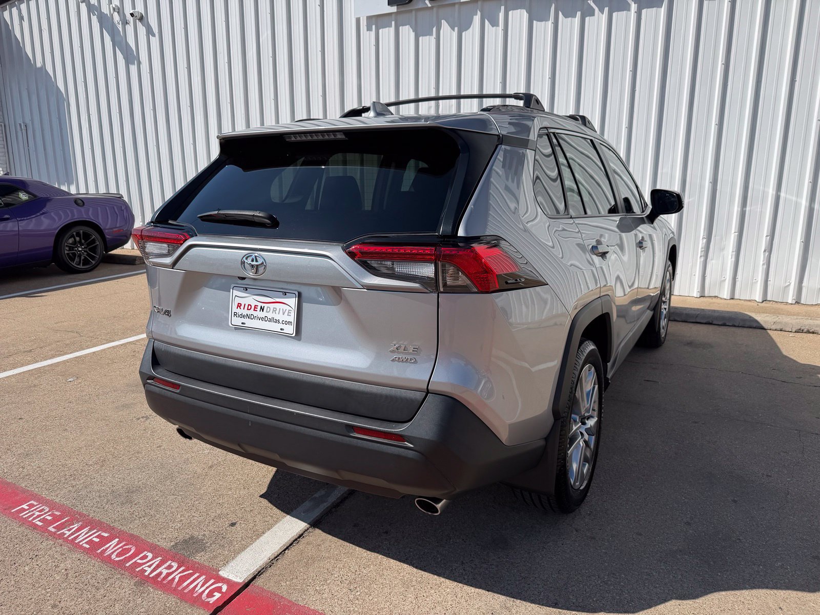 Used 2023 Toyota RAV4 XLE Premium AWD/4WD image 7