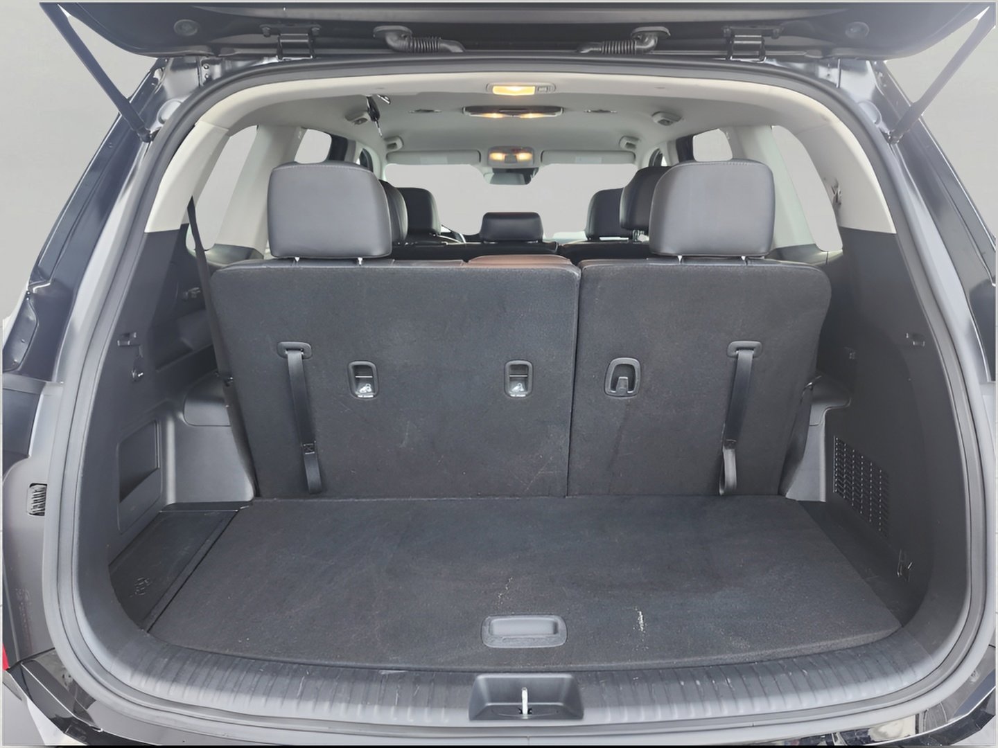 Used 2023 Kia Telluride LX image 9