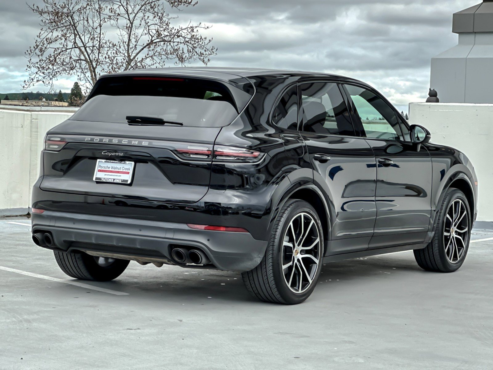 Used 2023 Porsche Cayenne Platinum Edition image 8