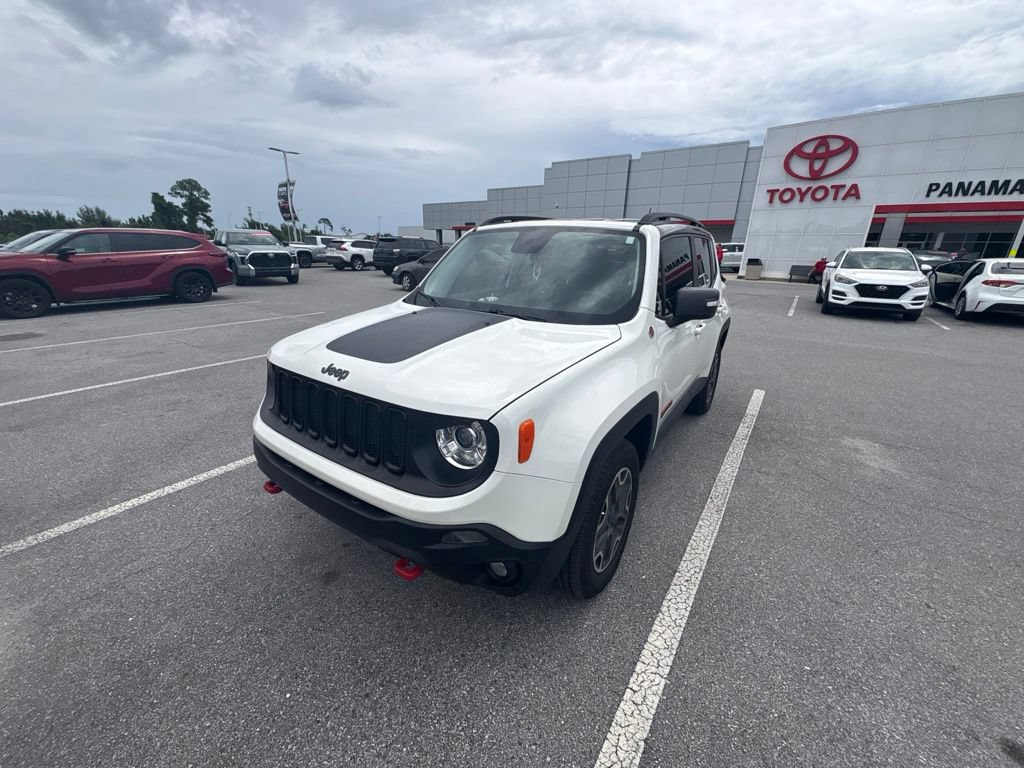 Used 2017 Jeep Renegade Trailhawk AWD/4WD image 7