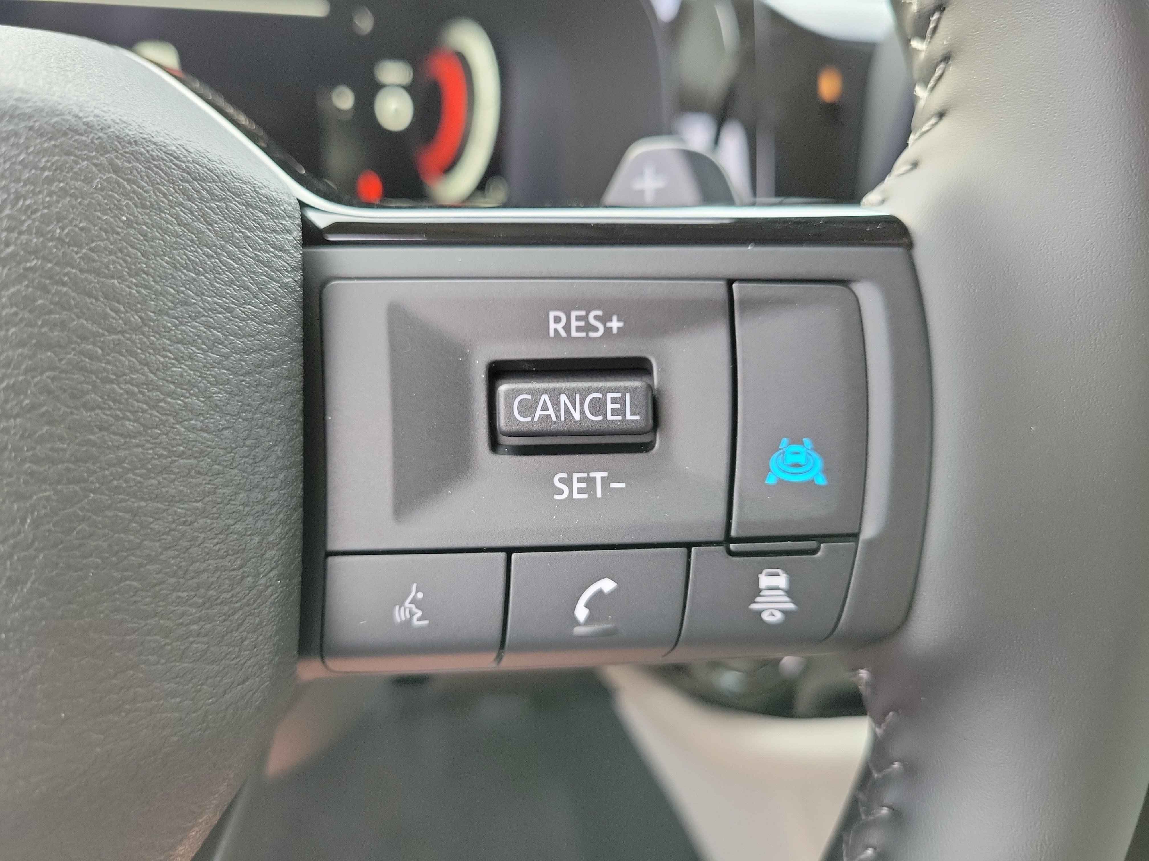 New 2026 Nissan Pathfinder SL w/ Cargo Package FWD image 22