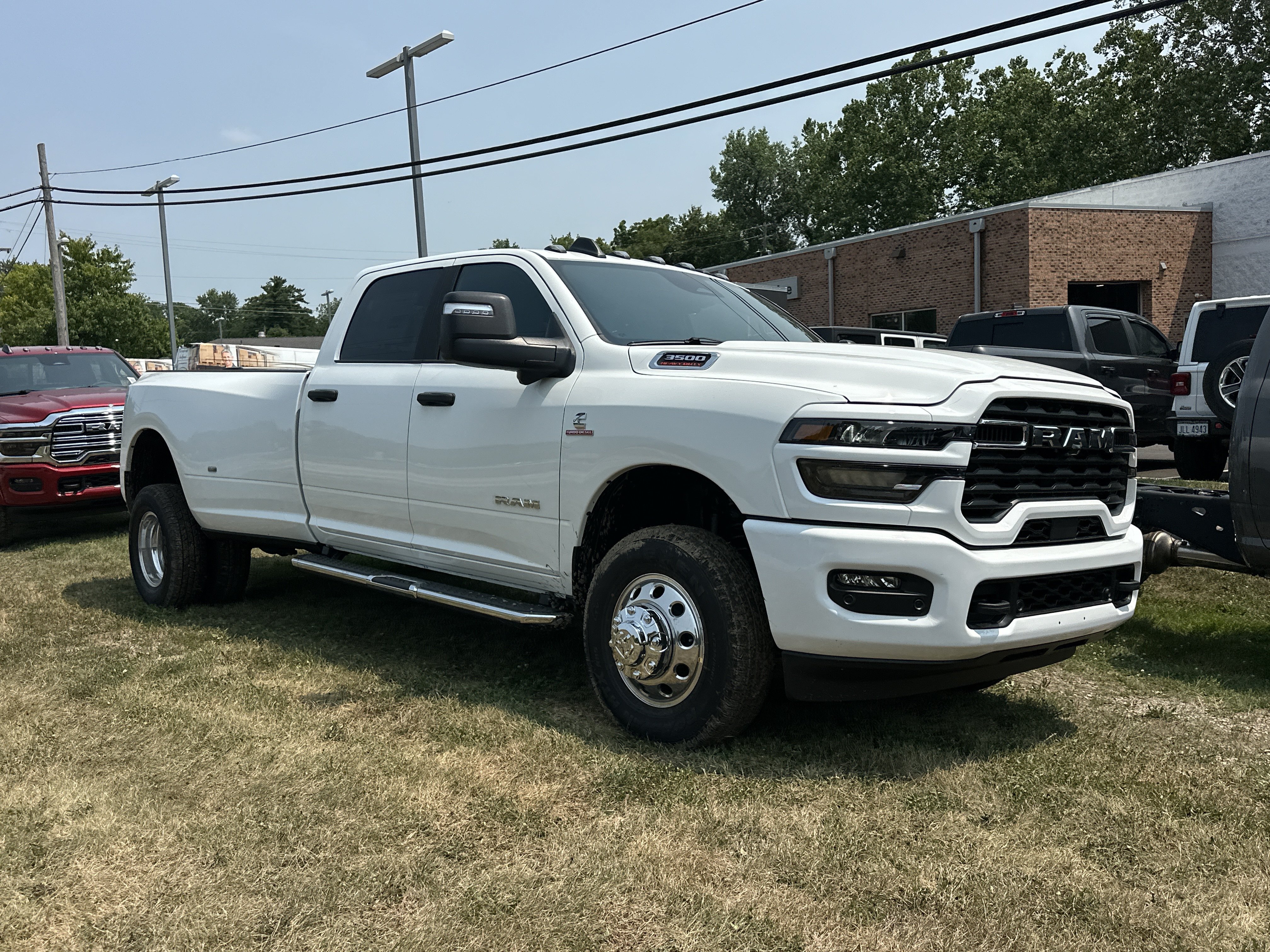 New 2026 RAM 3500 Big Horn AWD/4WD image 22