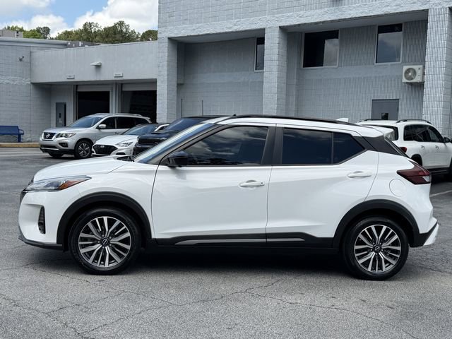 Certified 2022 Nissan Kicks SR FWD image 2