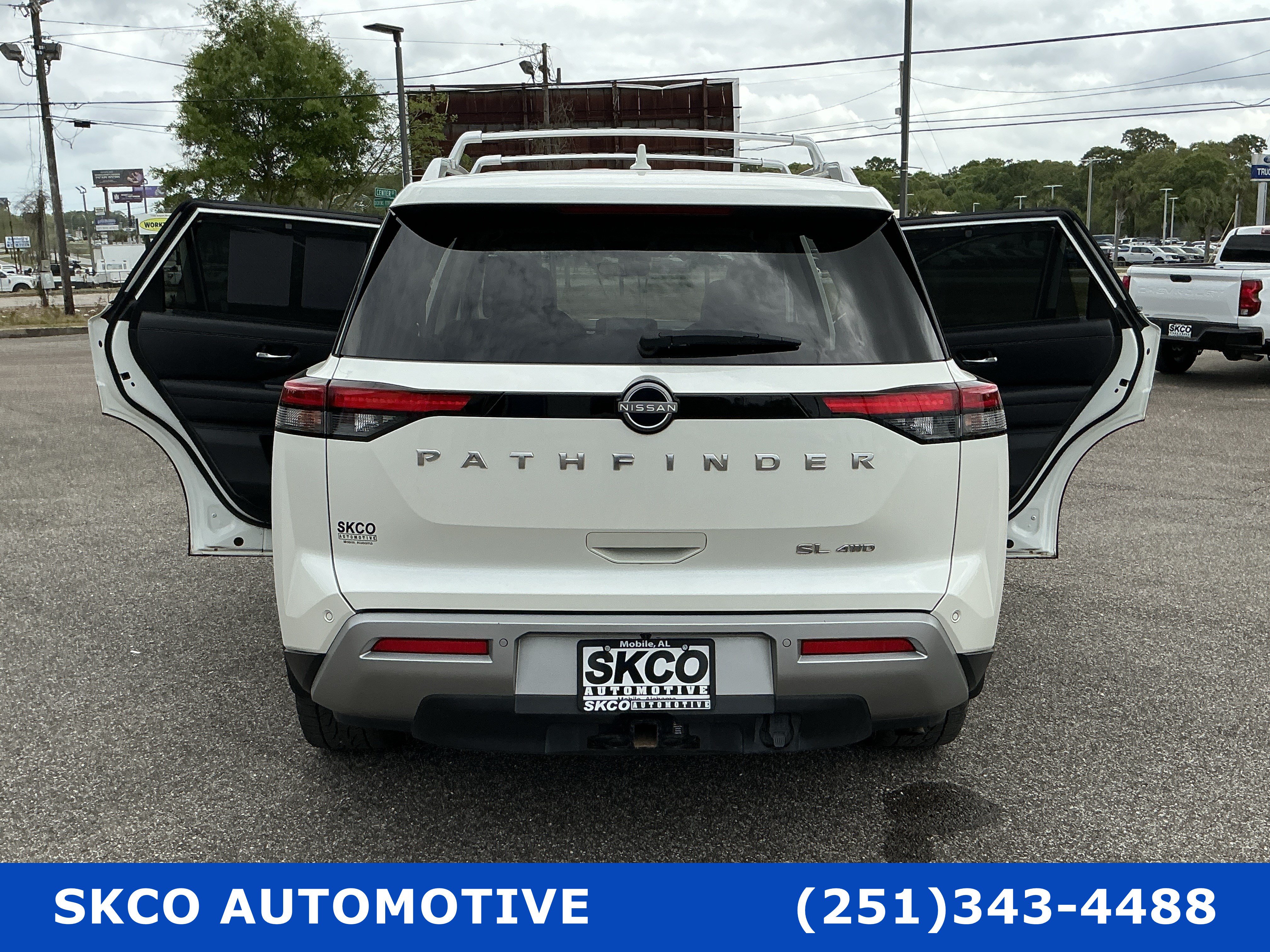 Used 2023 Nissan Pathfinder SL w/ SL Premium Package AWD/4WD image 32