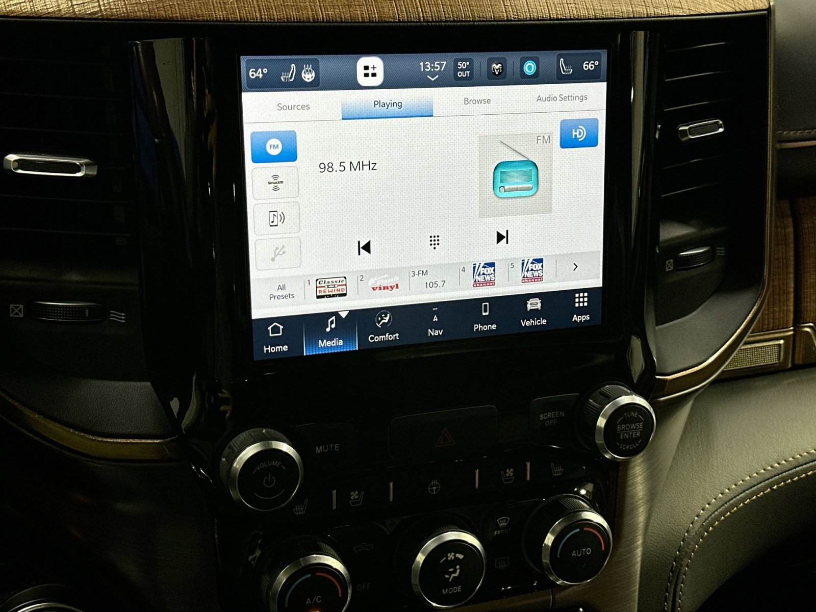 Used 2022 RAM 1500 Limited w/ Bed Utility Group image 24