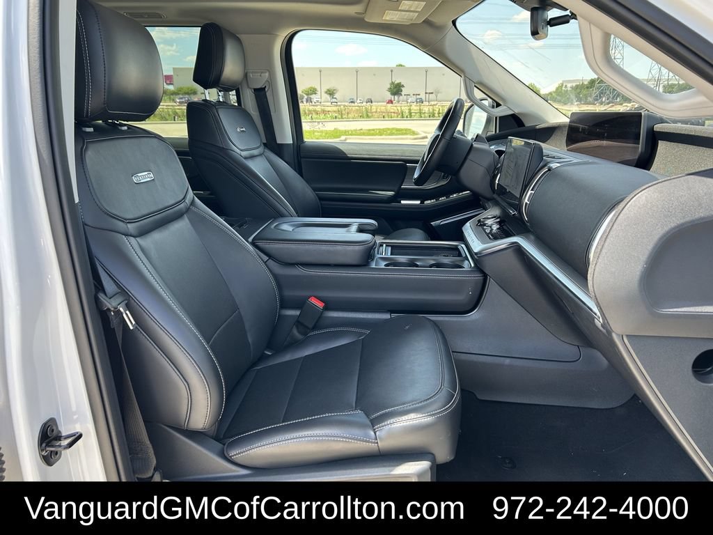 Used 2025 Ford Expedition Max Platinum AWD/4WD image 32