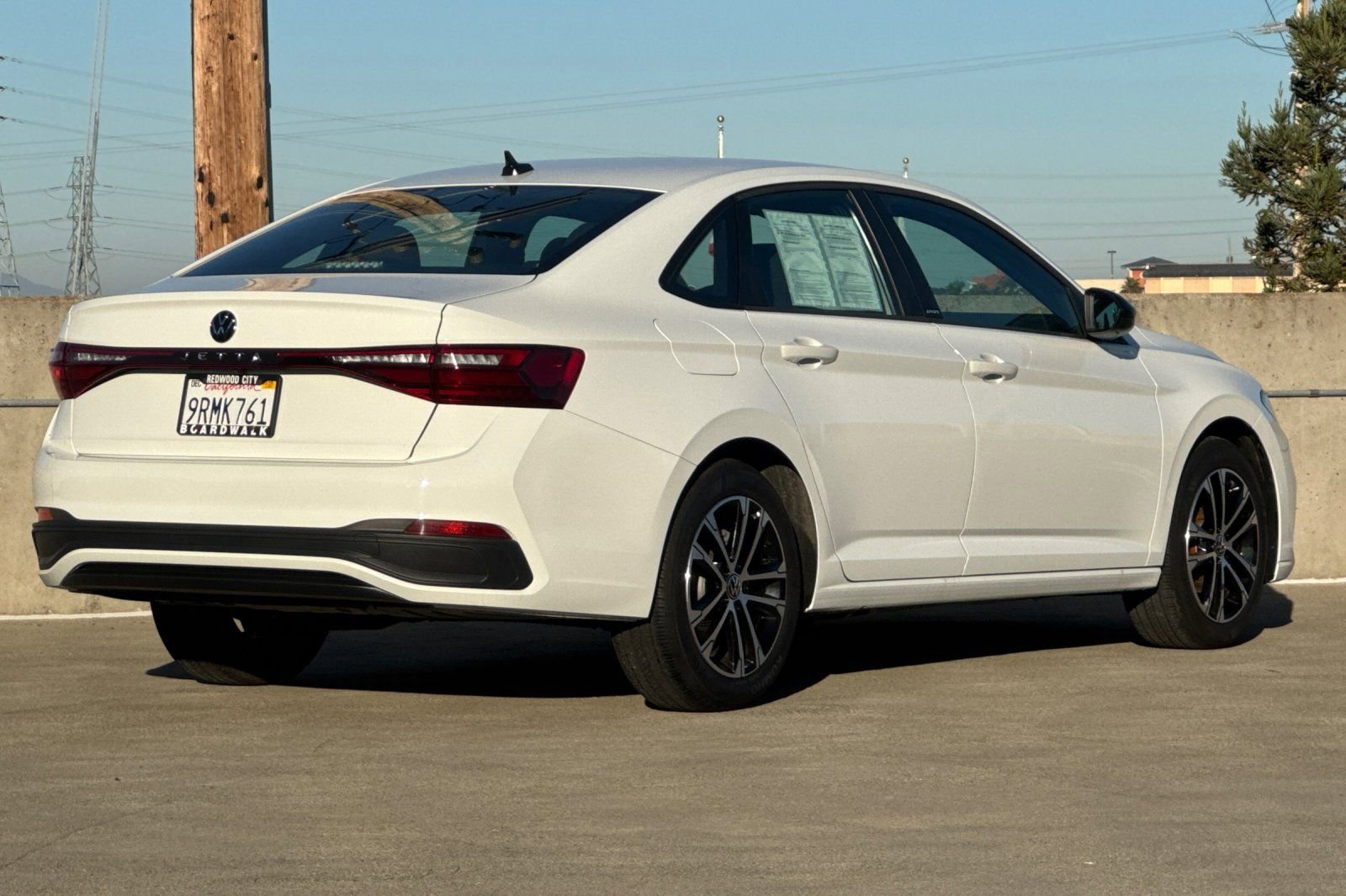 Certified 2025 Volkswagen Jetta Sport image 4