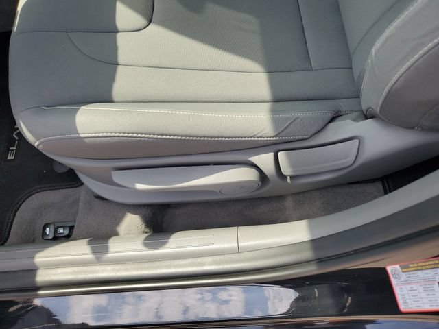 Used 2023 Hyundai Elantra SEL FWD image 17