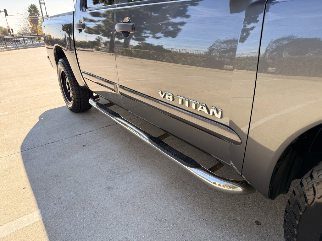 Used 2012 Nissan Titan SV image 11