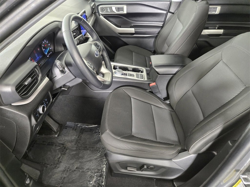 Used 2023 Ford Explorer XLT image 14