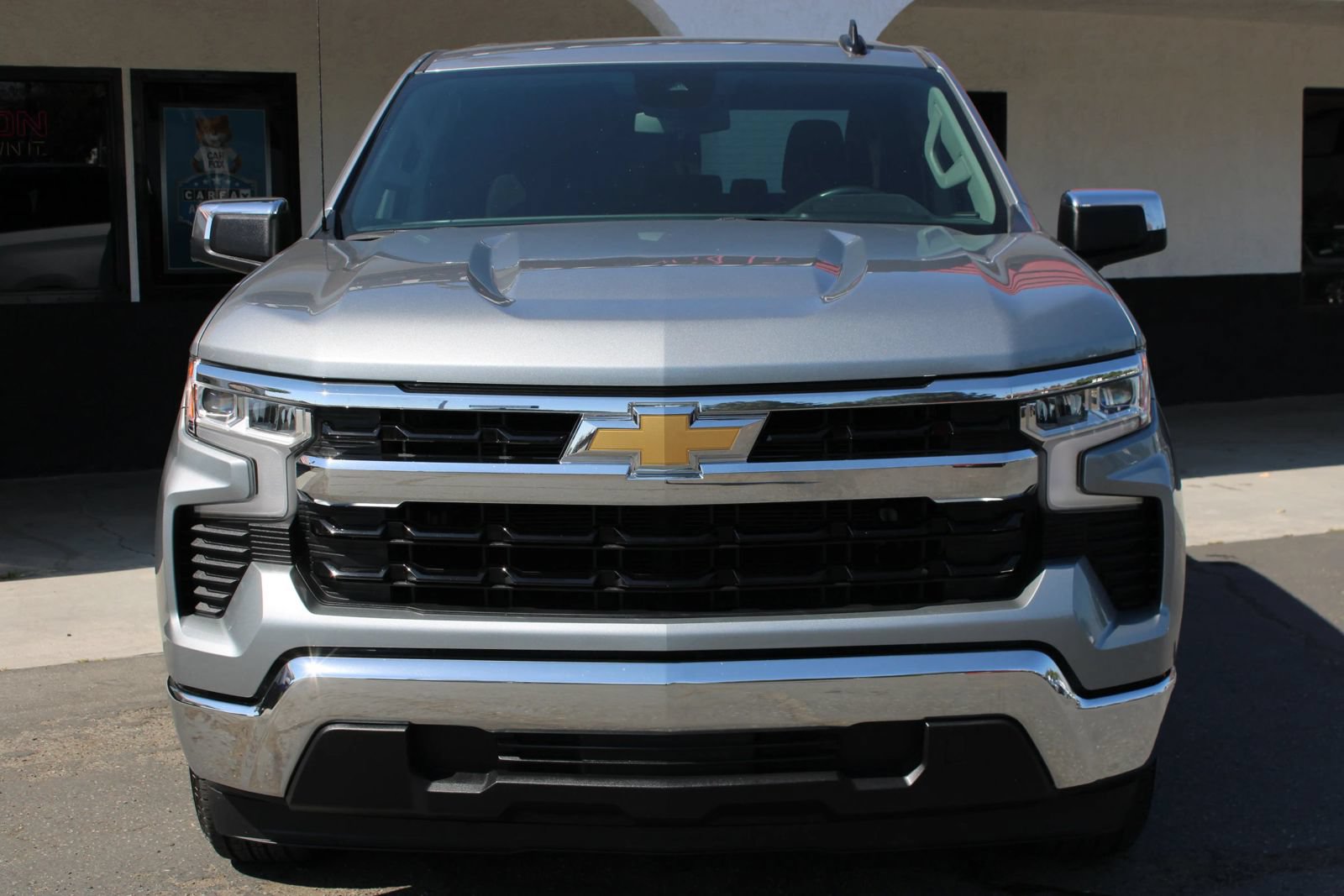 Used 2025 Chevrolet Silverado 1500 LT RWD image 2
