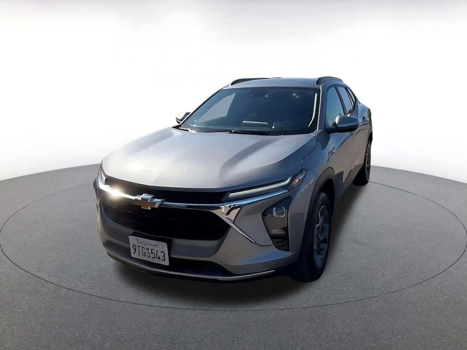 Used 2025 Chevrolet Trax LT w/ LT Convenience Package FWD image 5