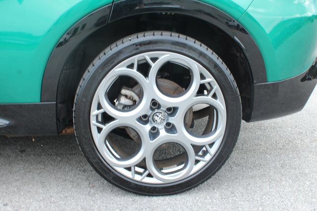 Used 2025 Alfa Romeo Tonale AWD/4WD image 36