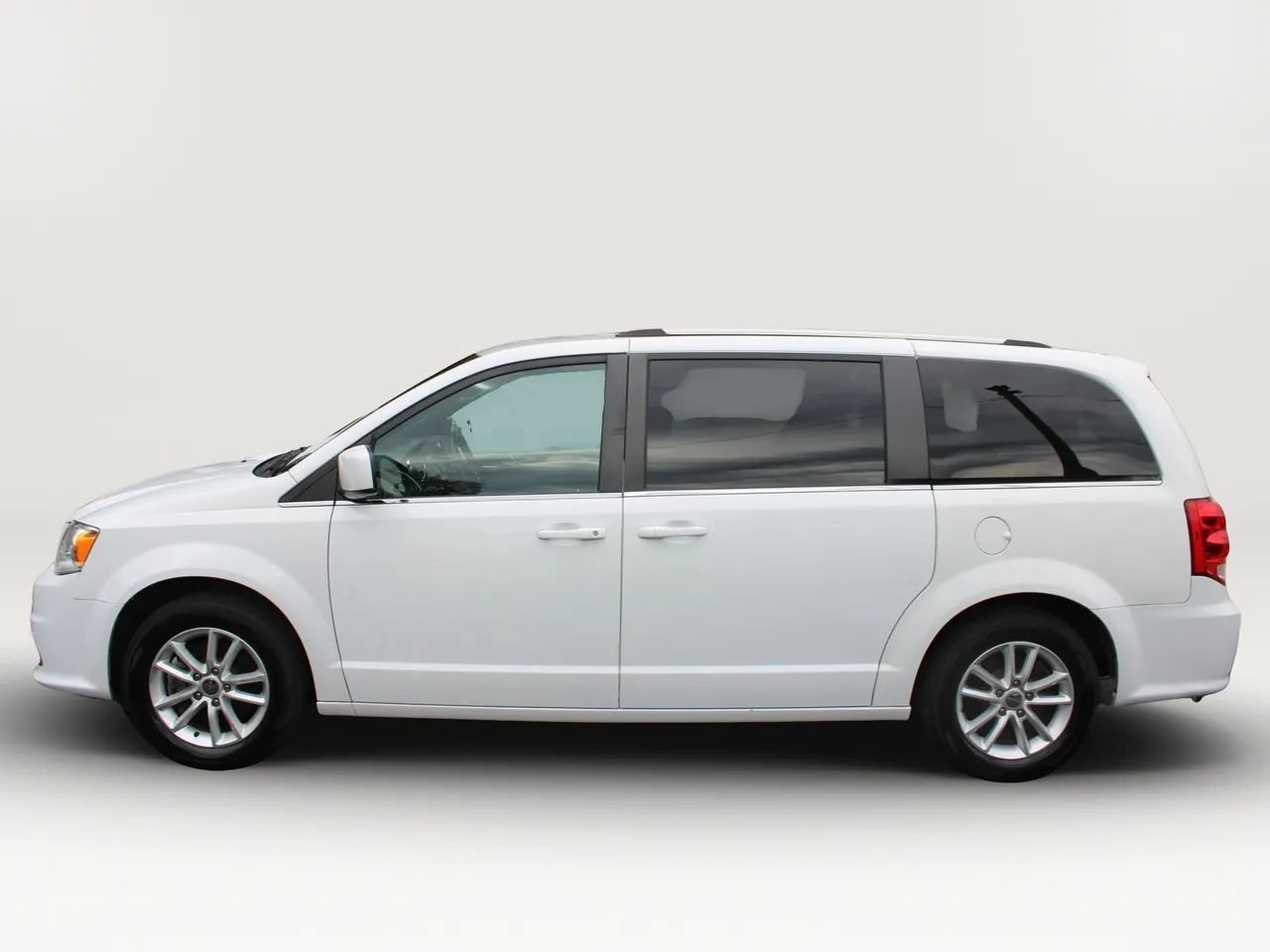 Used 2019 Dodge Grand Caravan SXT FWD image 5