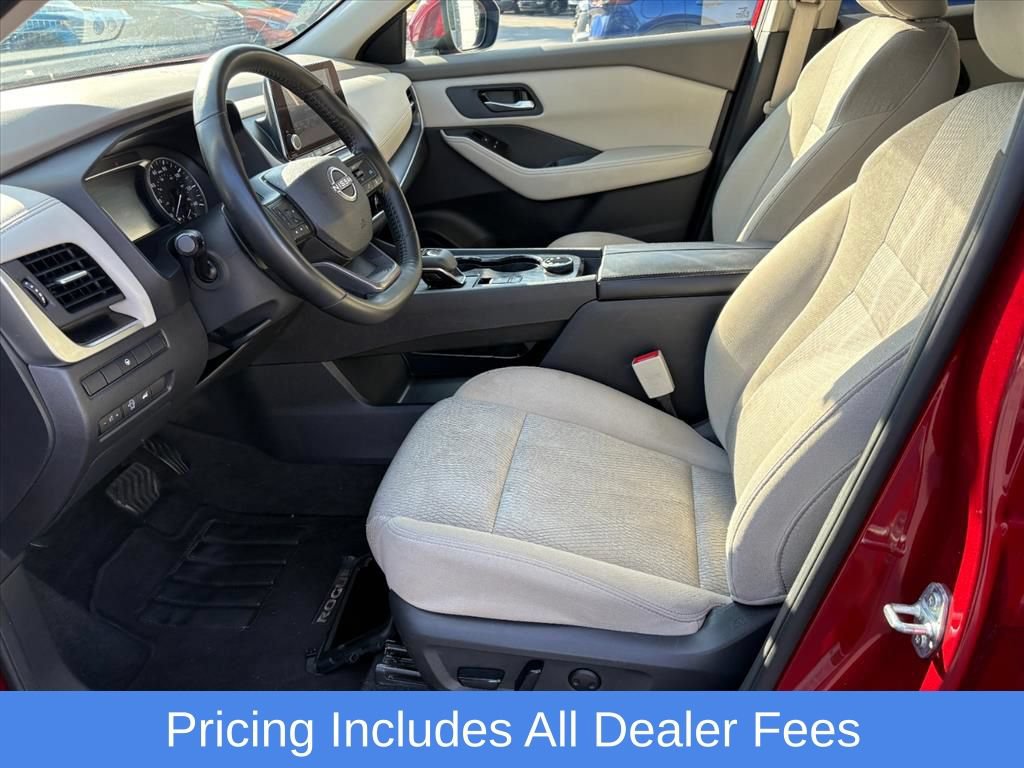 Certified 2025 Nissan Rogue SV AWD/4WD image 16