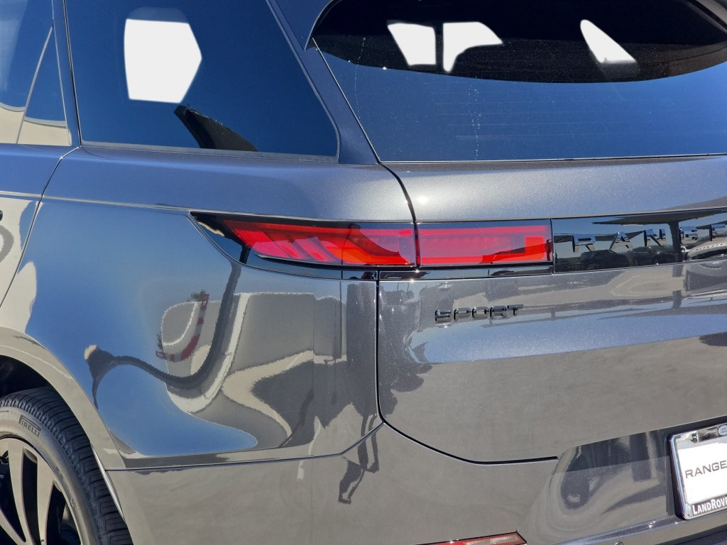 New 2027 Land Rover Range Rover Sport Dynamic SE AWD/4WD image 36