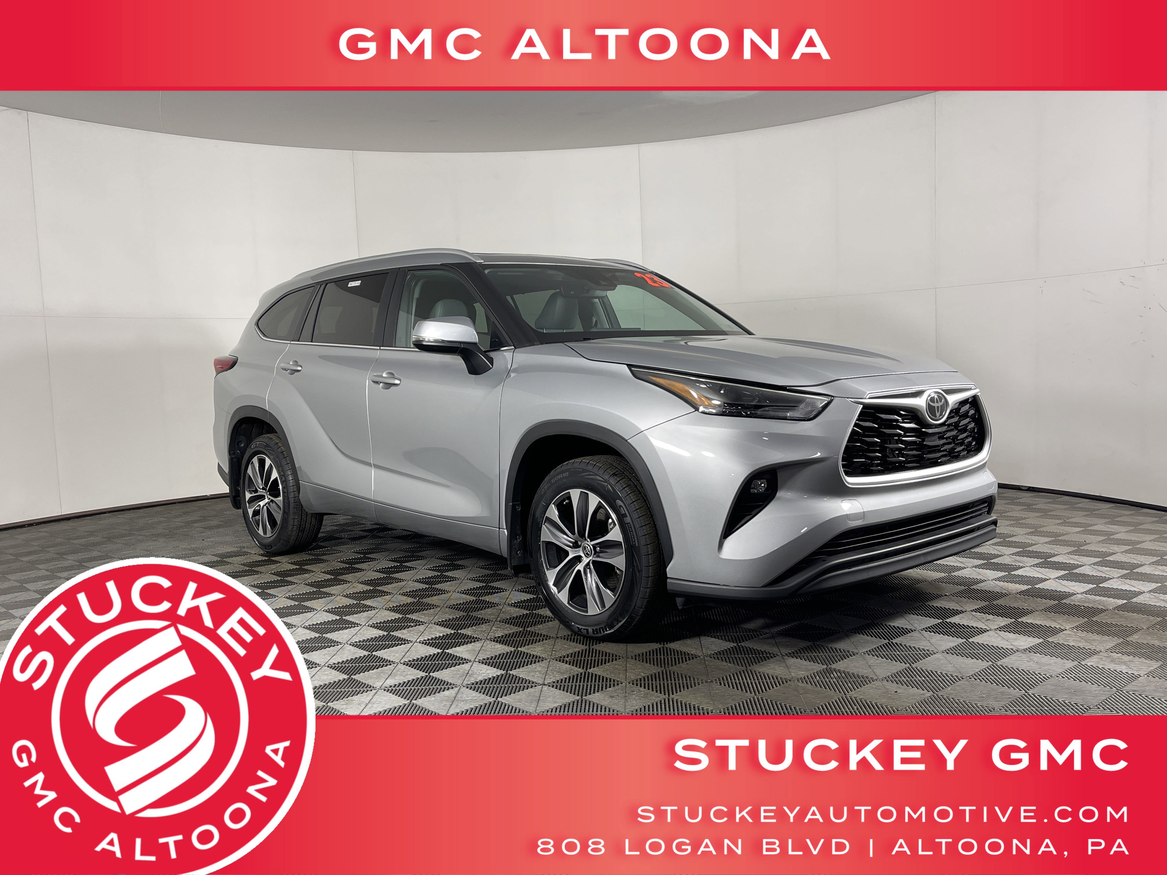 Used 2023 Toyota Highlander XLE image 1