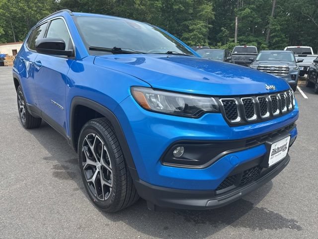 Used 2024 Jeep Compass Latitude AWD/4WD image 7