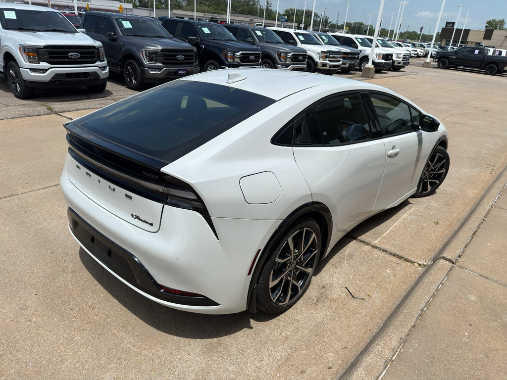 Used 2023 Toyota Prius Prime FWD image 5
