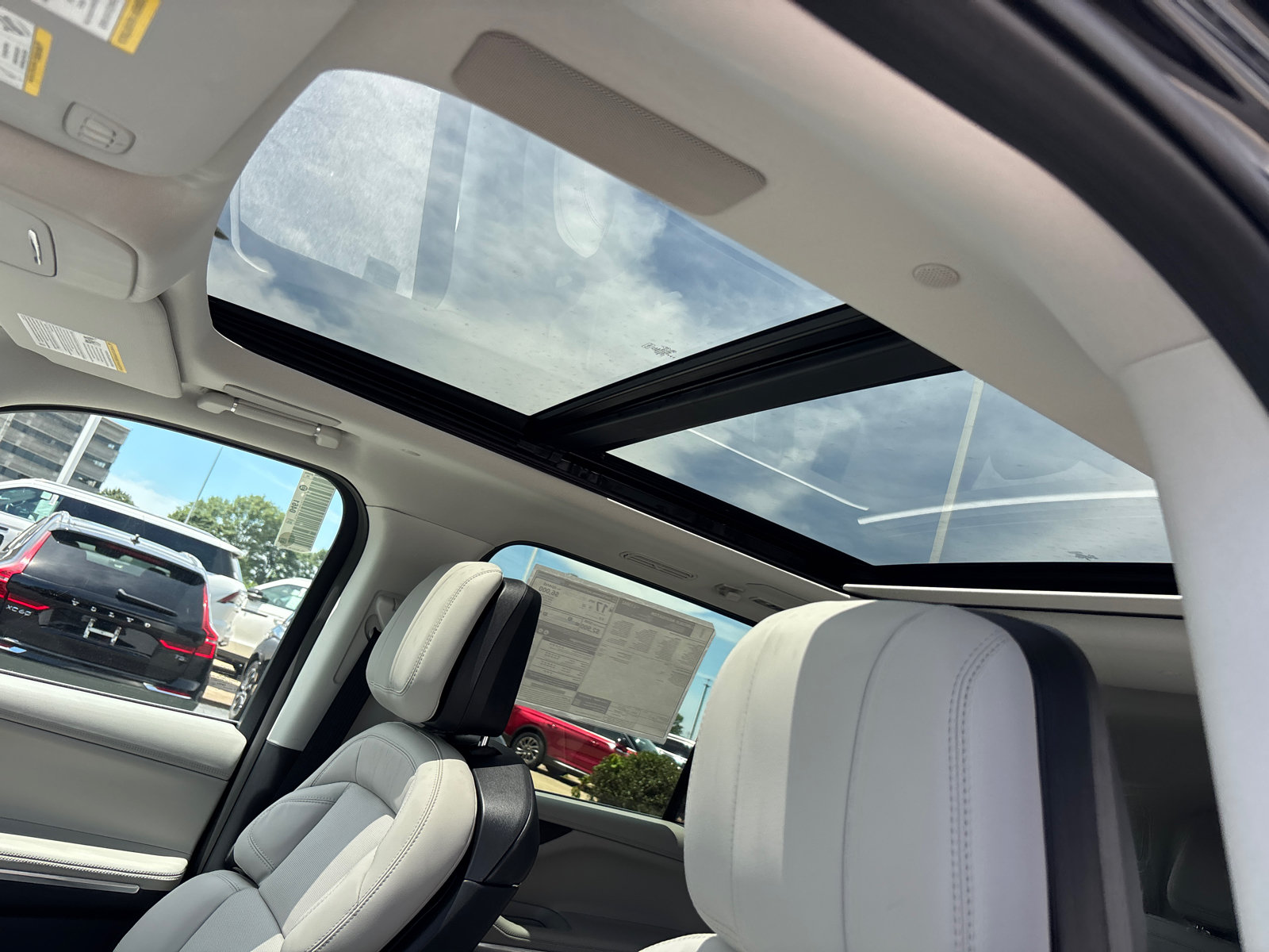 New 2026 Lincoln Navigator Reserve AWD/4WD image 25