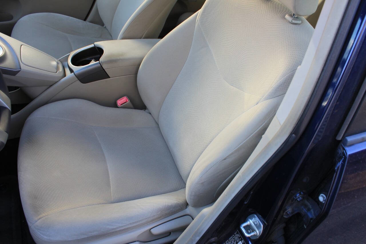 Used 2013 Toyota Prius Two image 11