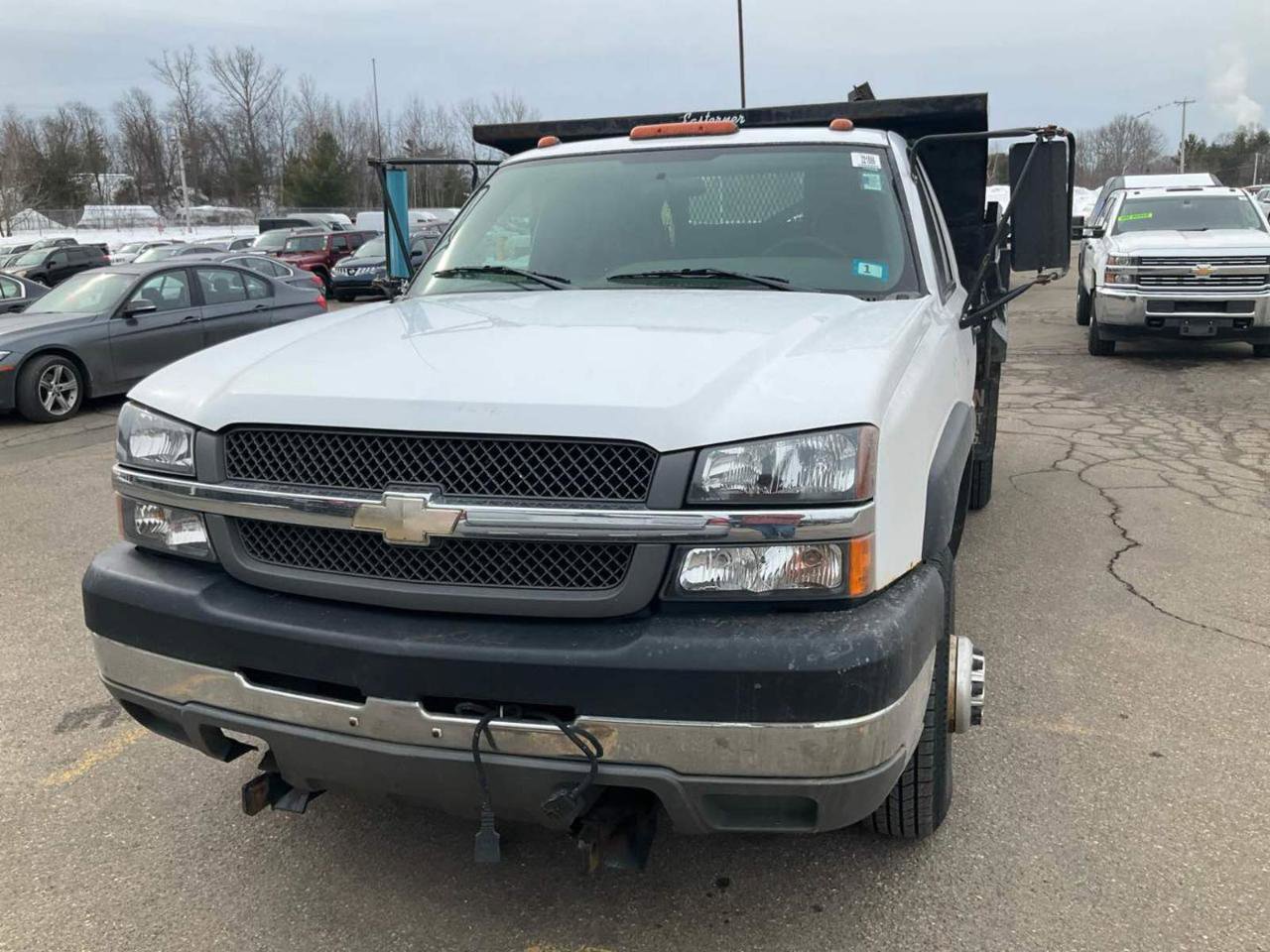 Used 2004 Chevrolet Silverado 3500 Reg Cab 137.0 WB, 60.4 CA 4W w/ Snow Plow Prep Package image 2