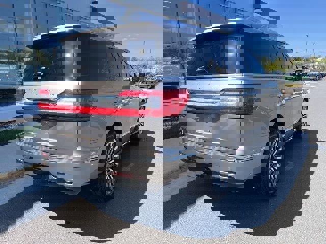 Used 2019 Lincoln Navigator Reserve image 8